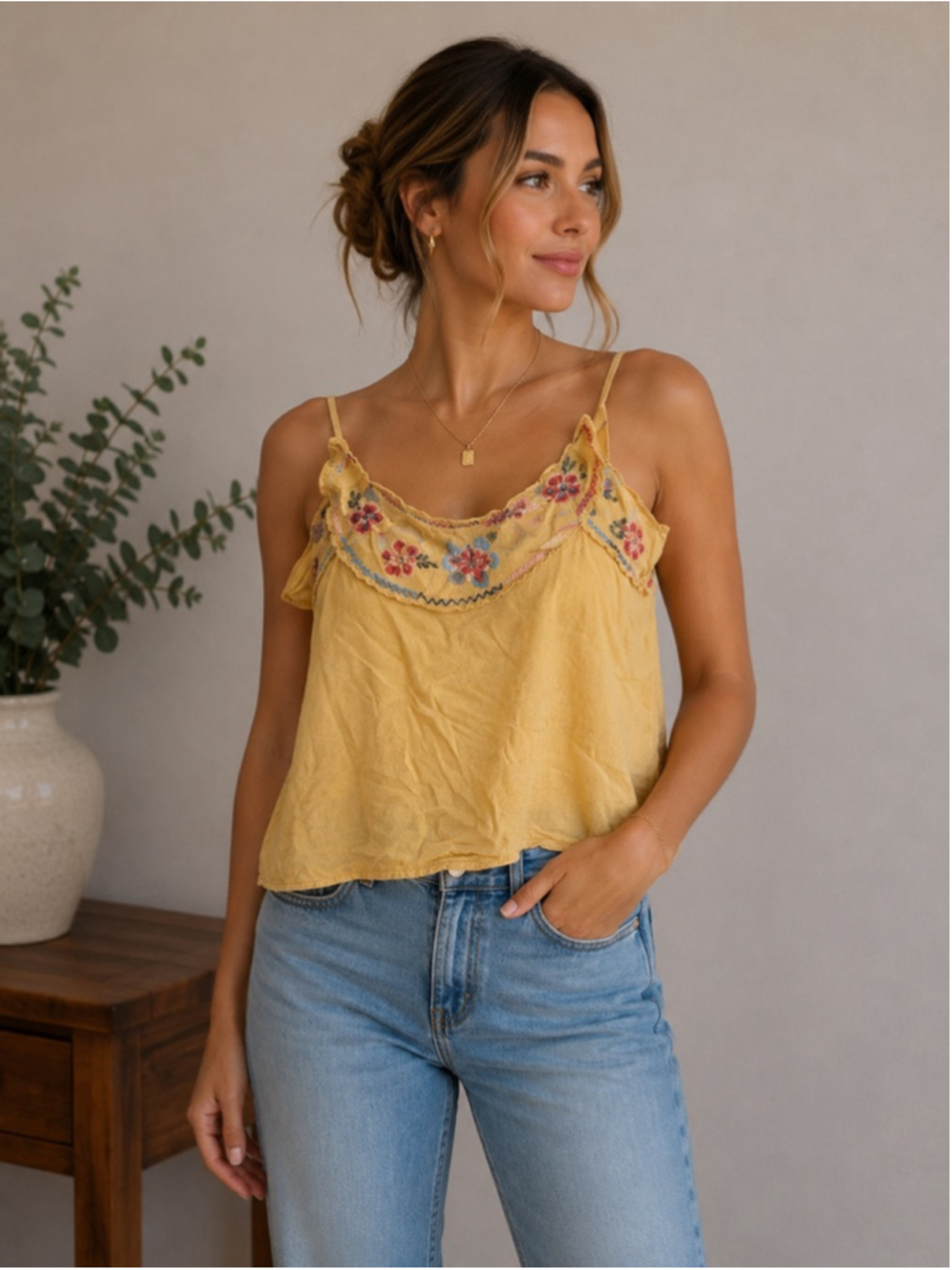 Women's THML Tank Top Size M Yellow Floral Embroidered Summer F26